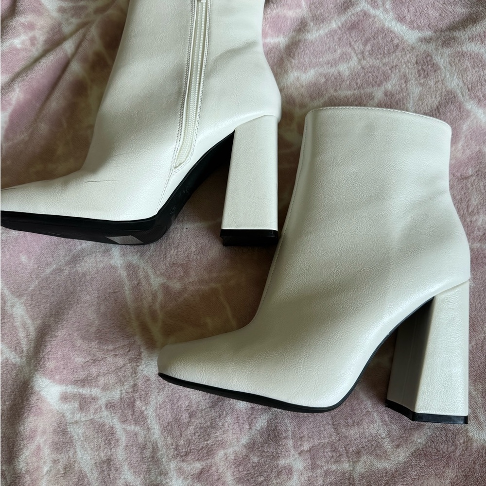 Elegant White Ankle Boots